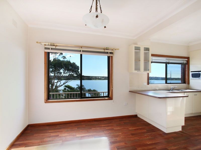 140 Lakeview Parade, Primbee NSW 2502