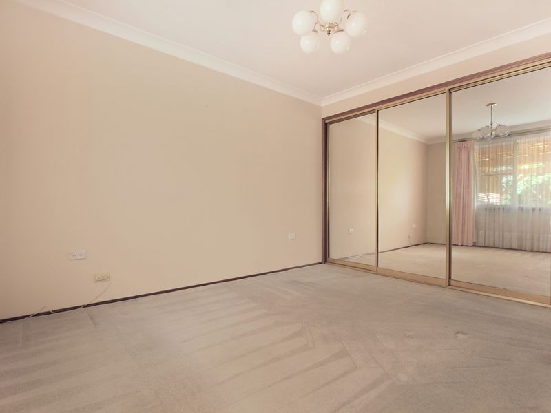 33 Tamarind Drive, Cordeaux Heights NSW 2526