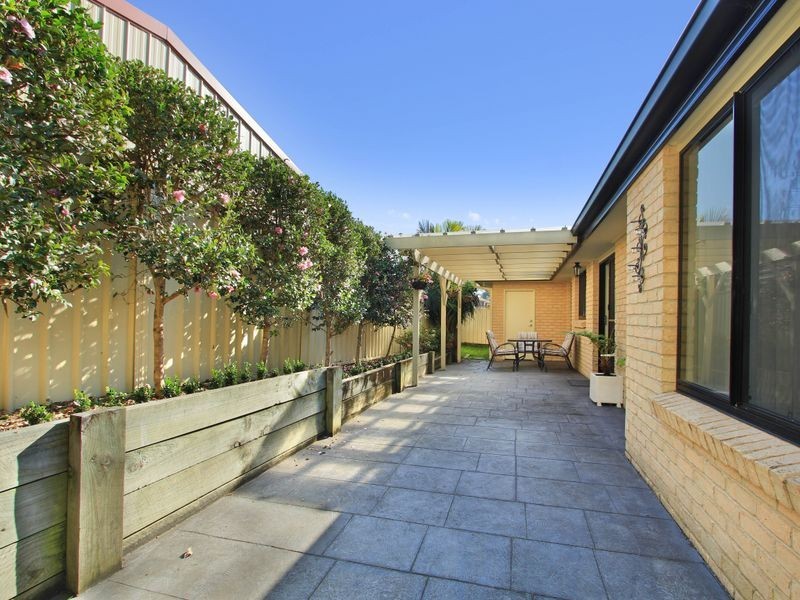 2/59 Thalassa Avenue, Corrimal East NSW 2518