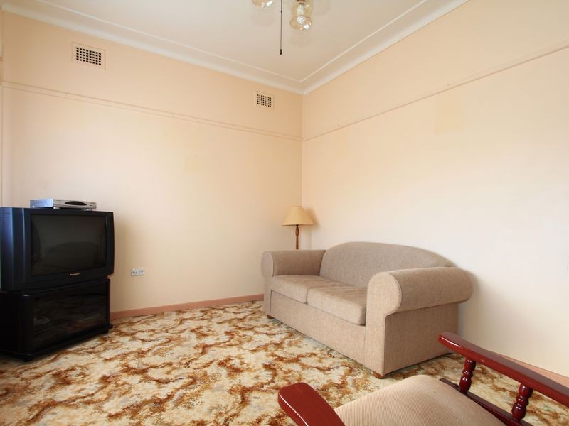 43 Dymock Street, Balgownie NSW 2519