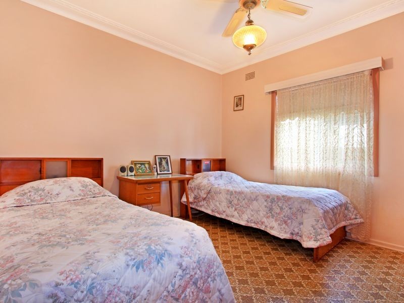 43 Dymock Street, Balgownie NSW 2519