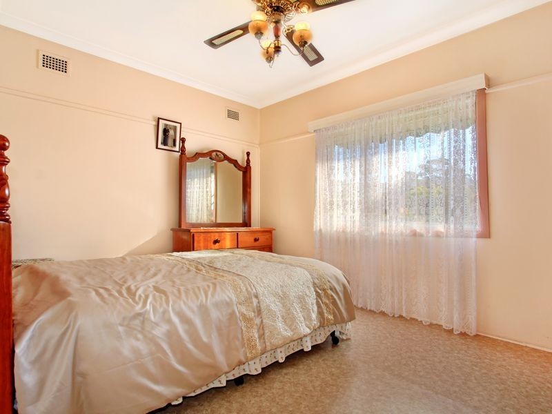 43 Dymock Street, Balgownie NSW 2519