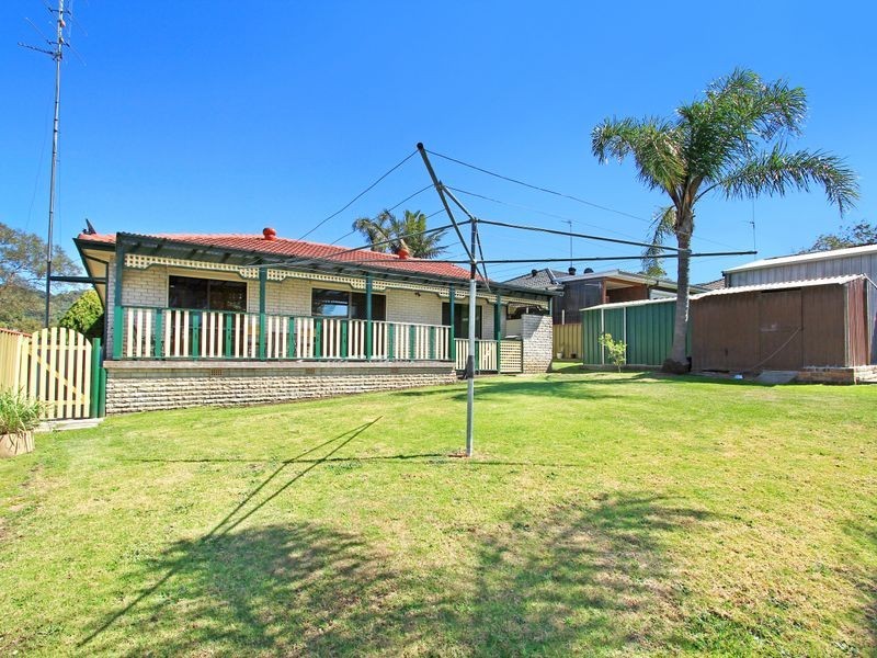 17 Poplar Avenue, Unanderra NSW 2526