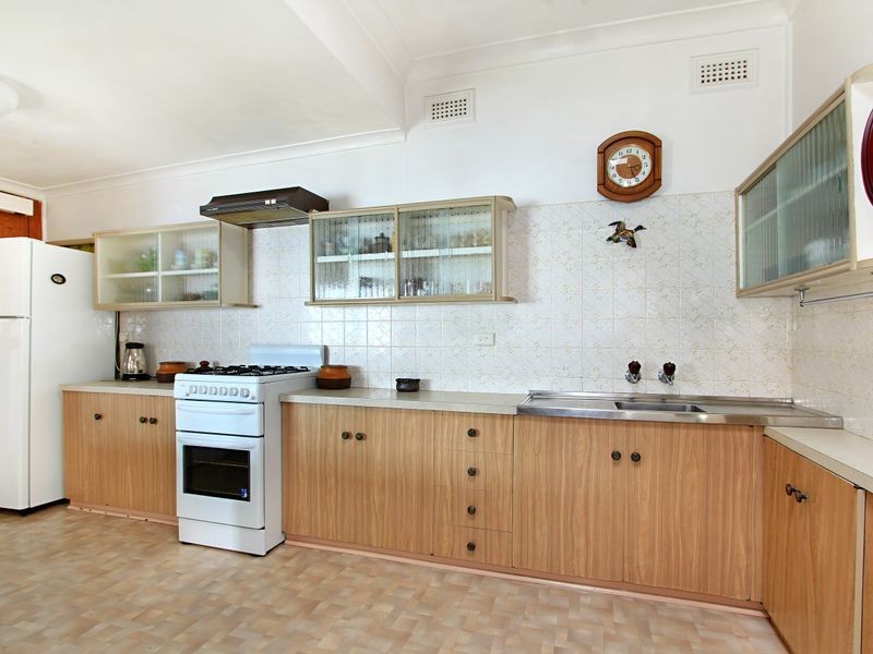 24 Florence Street, Towradgi NSW 2518