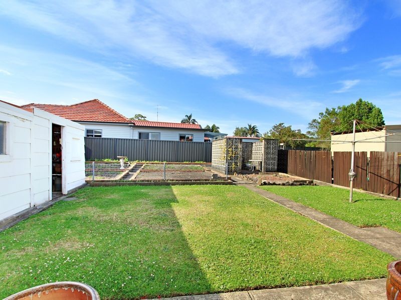 24 Florence Street, Towradgi NSW 2518