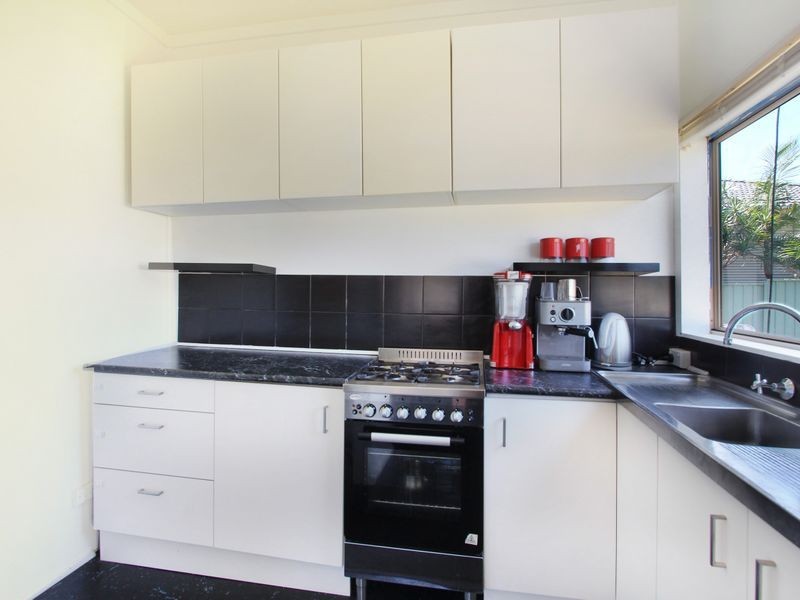 21 Simpson Parade, Albion Park NSW 2527