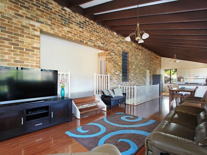 28 Koombala Grove, Cordeaux Heights NSW 2526