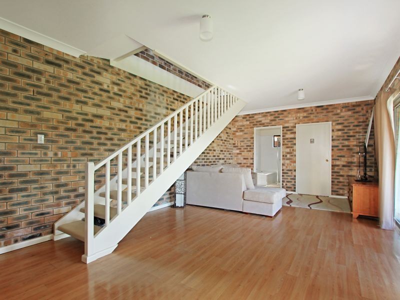 28 Koombala Grove, Cordeaux Heights NSW 2526