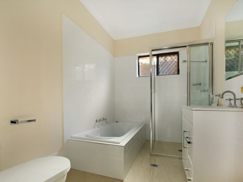 28 Koombala Grove, Cordeaux Heights NSW 2526