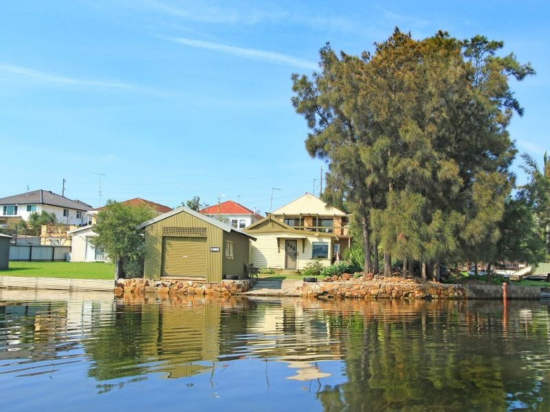 100 Lakeview Parade, Primbee NSW 2502