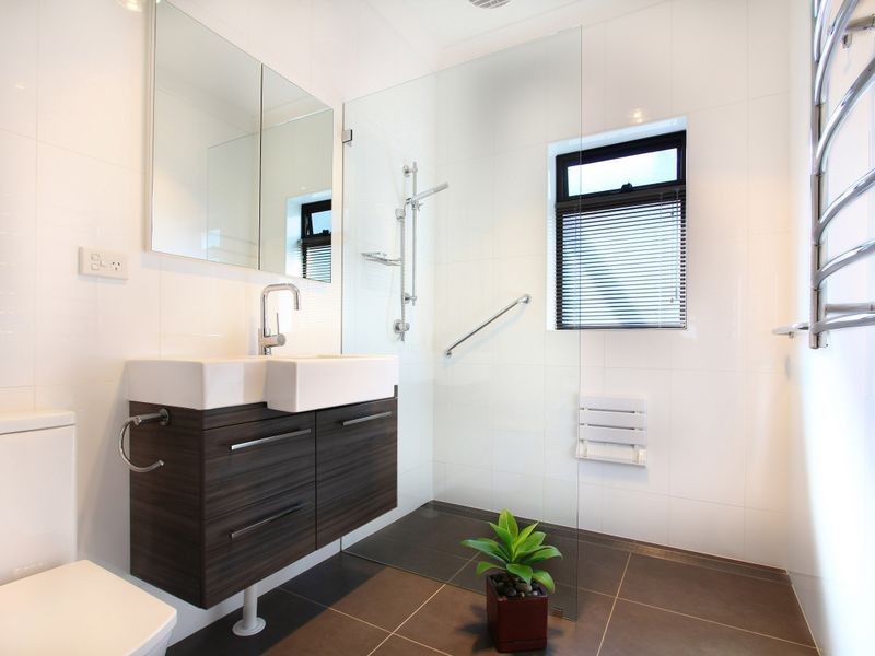 100 Lakeview Parade, Primbee NSW 2502