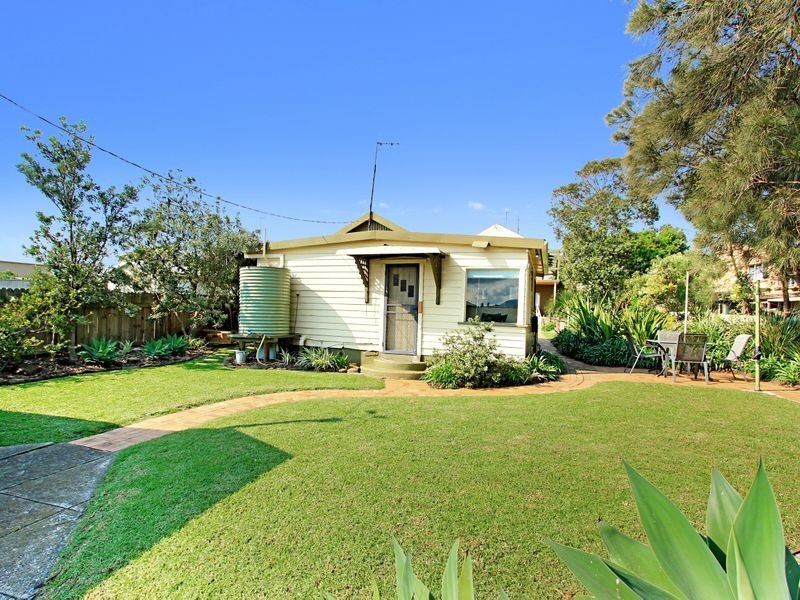 100 Lakeview Parade, Primbee NSW 2502