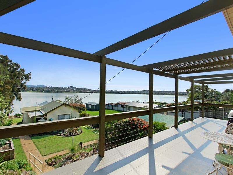 100 Lakeview Parade, Primbee NSW 2502