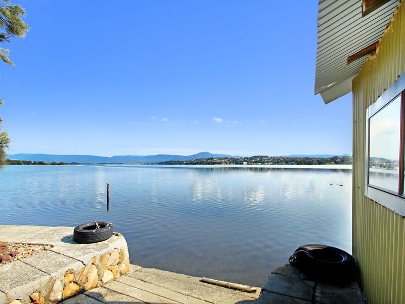 100 Lakeview Parade, Primbee NSW 2502