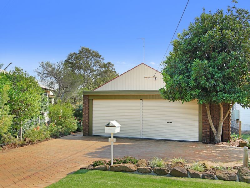 100 Lakeview Parade, Primbee NSW 2502