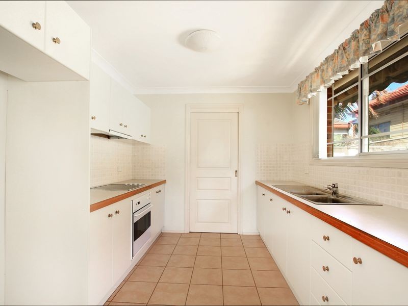 1/5a Mount Ousley Road, Fairy Meadow NSW 2519