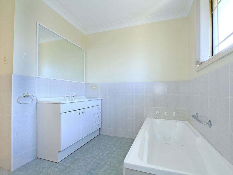 1/5a Mount Ousley Road, Fairy Meadow NSW 2519