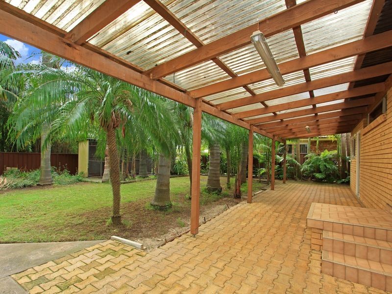 18 Cleverdon Crescent, Figtree NSW 2525