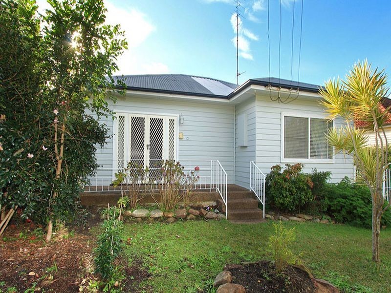 19 Cochrane Road, Thirroul NSW 2515