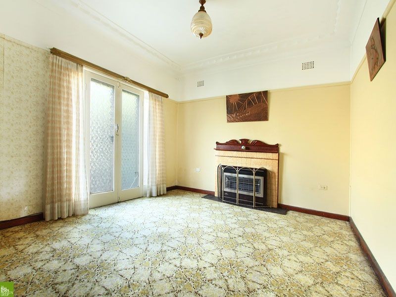 19 Cochrane Road, Thirroul NSW 2515