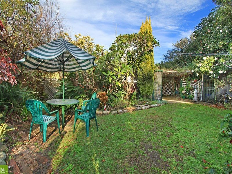 19 Cochrane Road, Thirroul NSW 2515