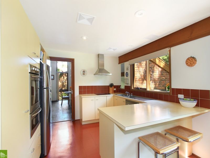 6 Murray Park Road, Figtree NSW 2525