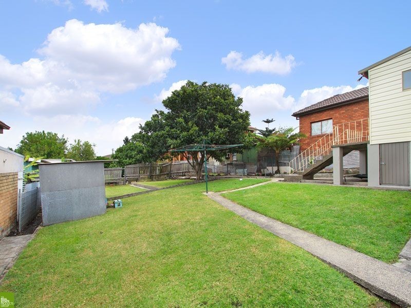175 Flagstaff Road, Lake Heights NSW 2502