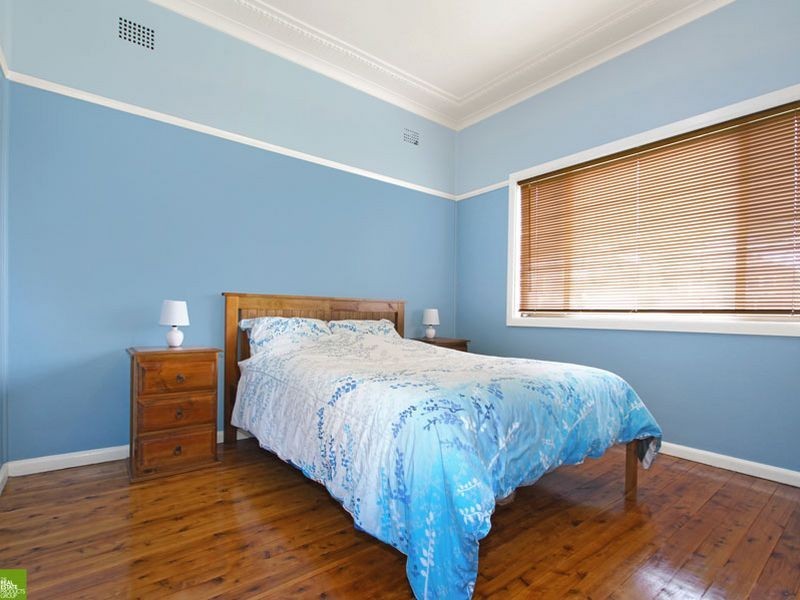 175 Flagstaff Road, Lake Heights NSW 2502