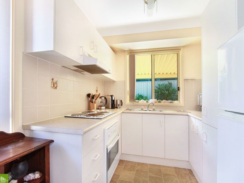2/2 Juniper Place, Farmborough Heights NSW 2526