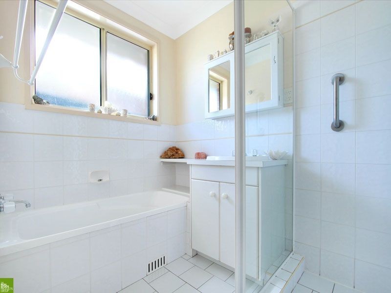2/2 Juniper Place, Farmborough Heights NSW 2526