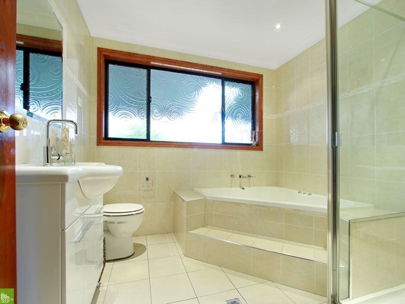 53 Hassan Street, Lake Heights NSW 2502