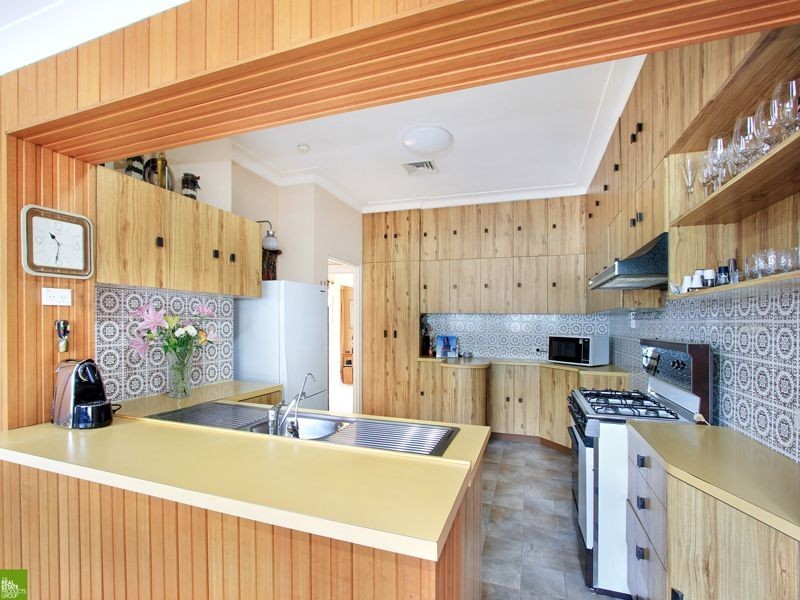 42 Mangerton Road, Mangerton NSW 2500