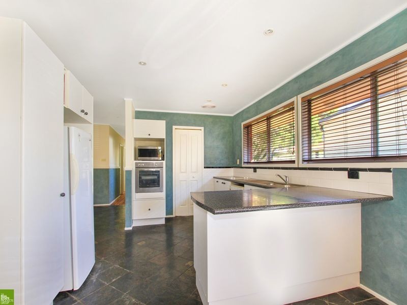 26 Gowan Brae Avenue, Mount Ousley NSW 2519