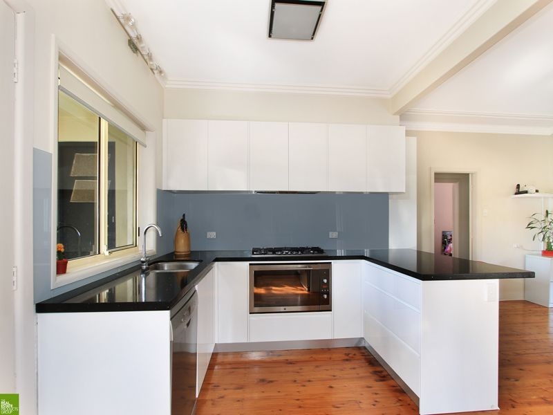 33 Charles Road, Balgownie NSW 2519