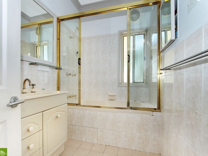 33 Charles Road, Balgownie NSW 2519