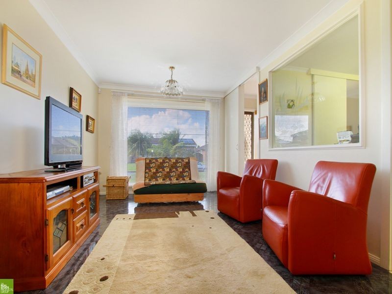 18 Cleverdon Crescent, Figtree NSW 2525