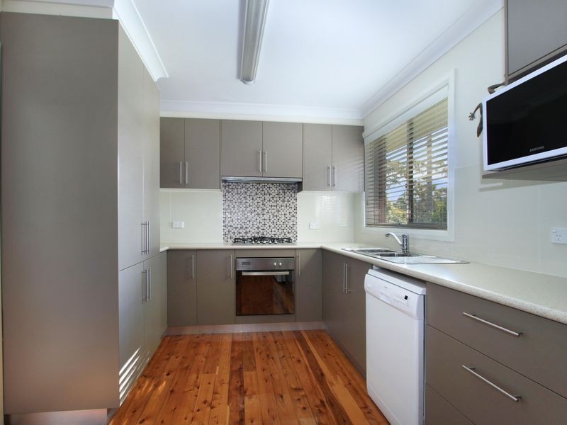 81 Cummins Street, Unanderra NSW 2526