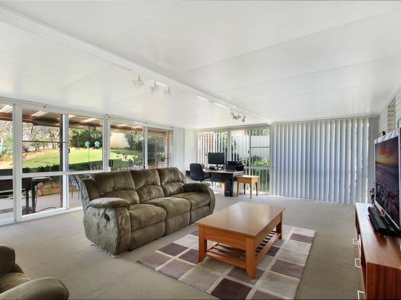 81 Cummins Street, Unanderra NSW 2526