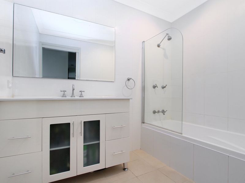 81 Cummins Street, Unanderra NSW 2526