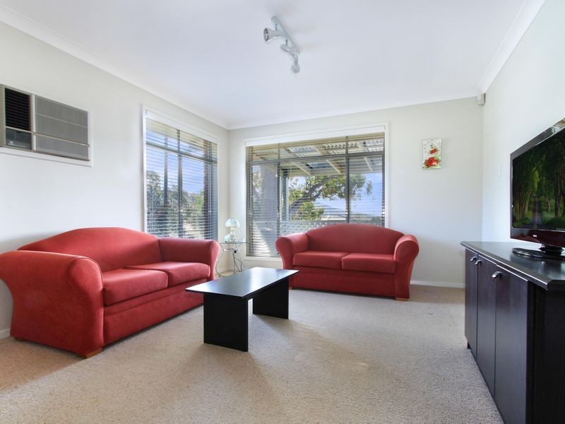 81 Cummins Street, Unanderra NSW 2526