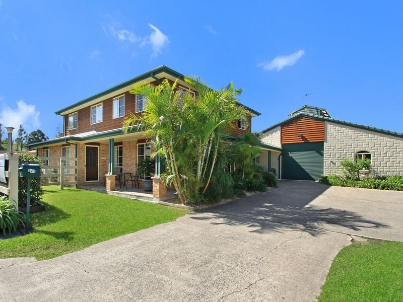 2/4 Kingston Town Drive, Kembla Grange NSW 2526