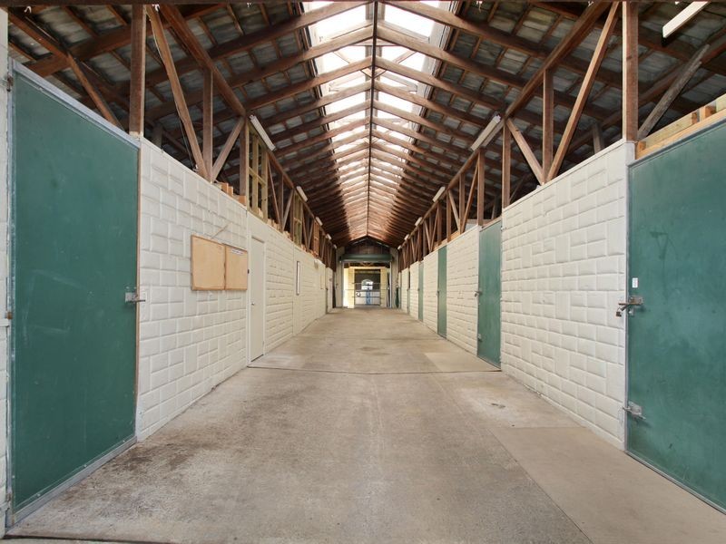 2/4 Kingston Town Drive, Kembla Grange NSW 2526