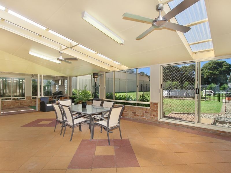 2/4 Kingston Town Drive, Kembla Grange NSW 2526