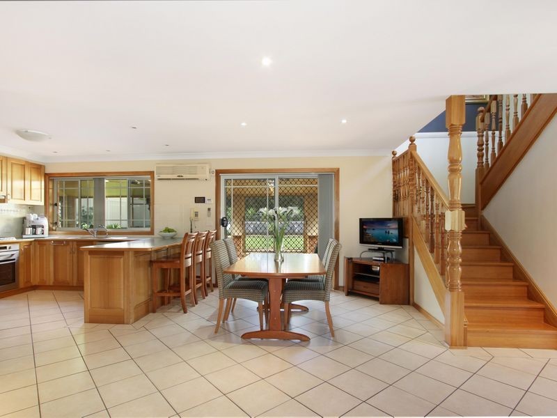 2/4 Kingston Town Drive, Kembla Grange NSW 2526