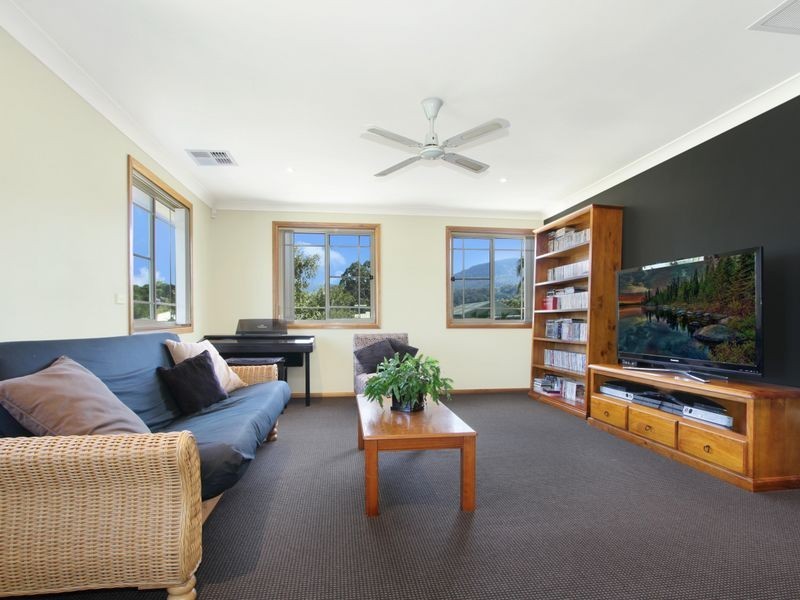 2/4 Kingston Town Drive, Kembla Grange NSW 2526