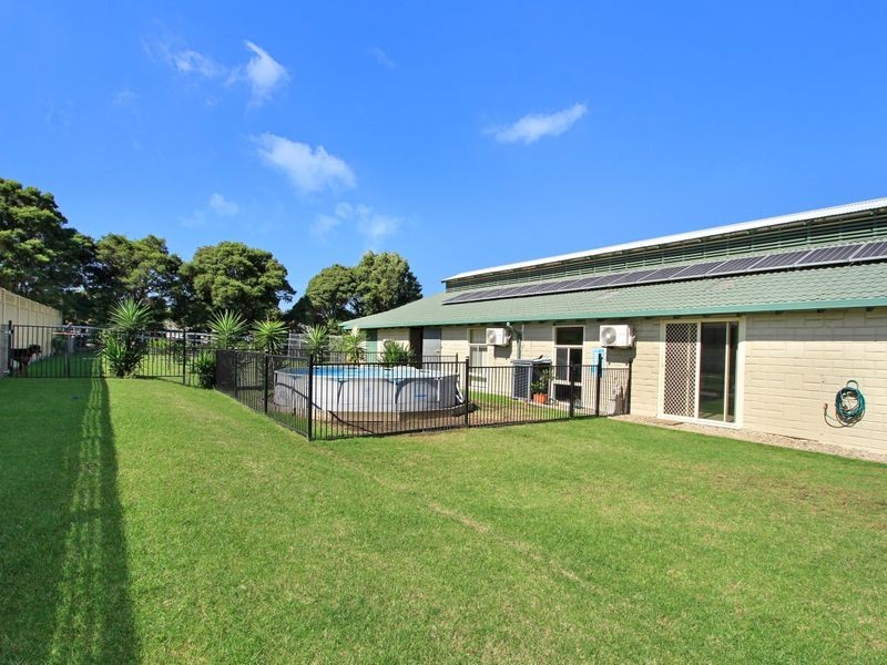 2/4 Kingston Town Drive, Kembla Grange NSW 2526