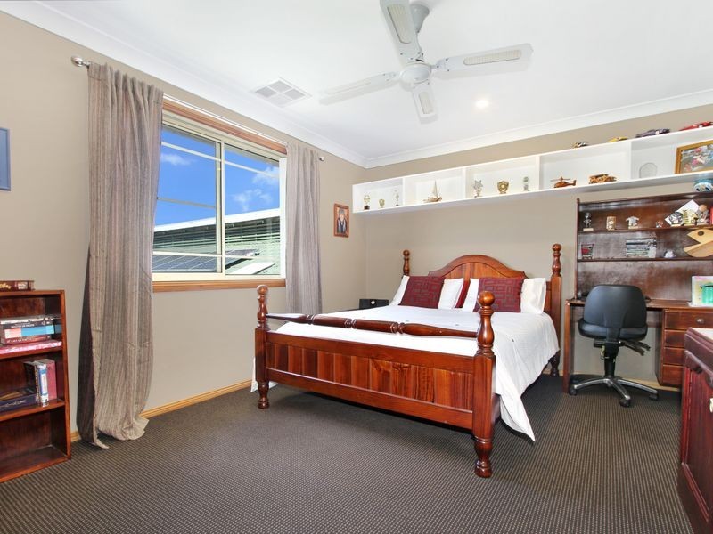 2/4 Kingston Town Drive, Kembla Grange NSW 2526