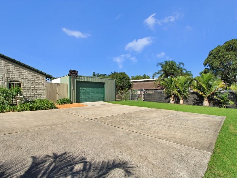 2/4 Kingston Town Drive, Kembla Grange NSW 2526