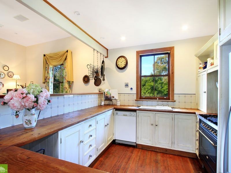 41 Stafford Road, Mount Kembla NSW 2526