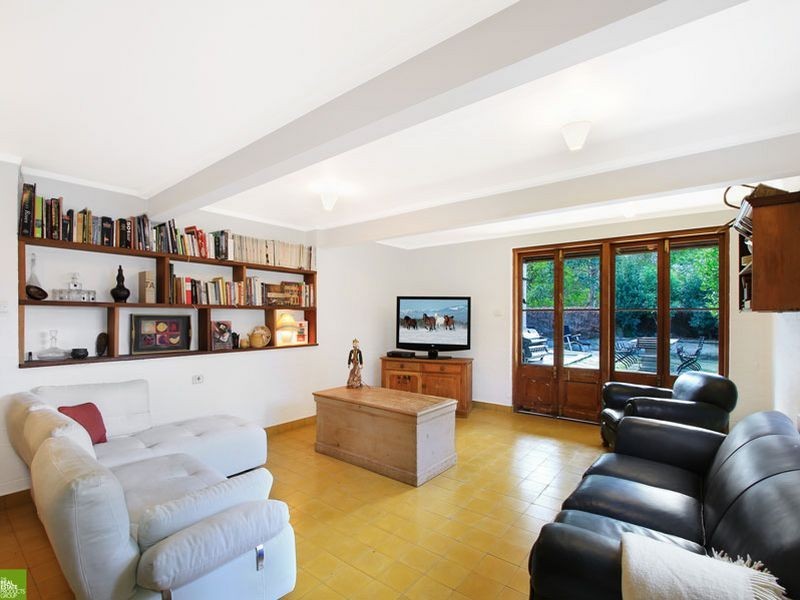41 Stafford Road, Mount Kembla NSW 2526
